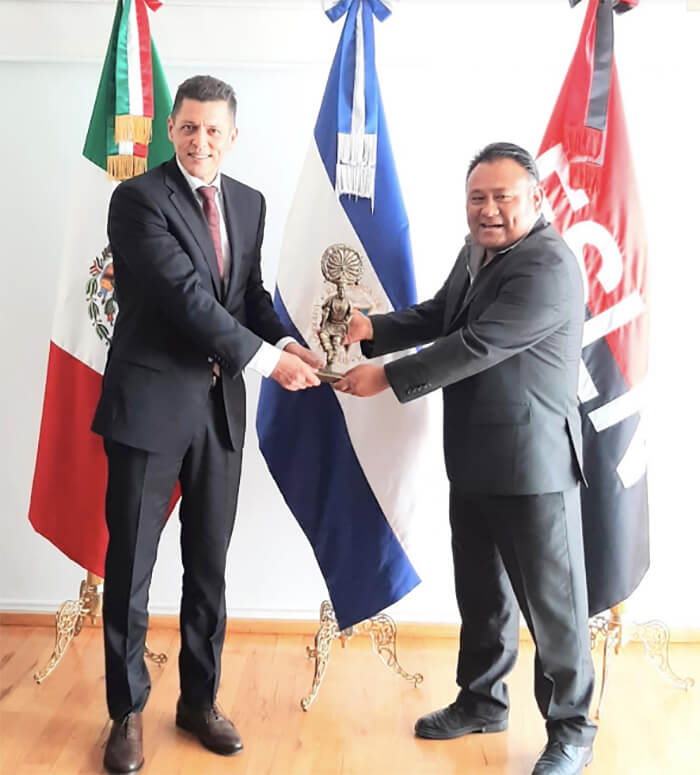 visita-embajada-mexico-