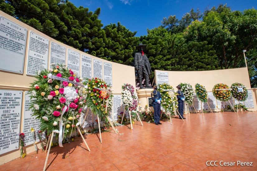 policia-homenaje-caidos