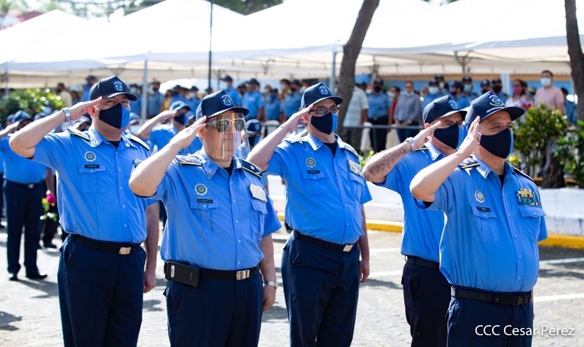 policia-homenaje-caidos