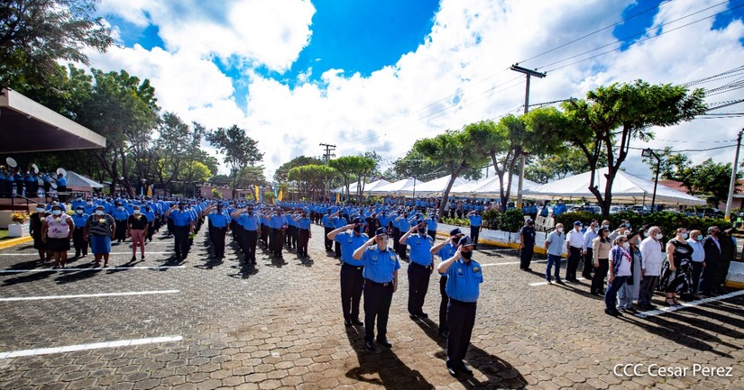 policia-homenaje-caidos