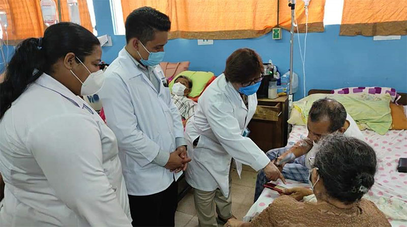 visita-manolo-morales-ministra-de-salud