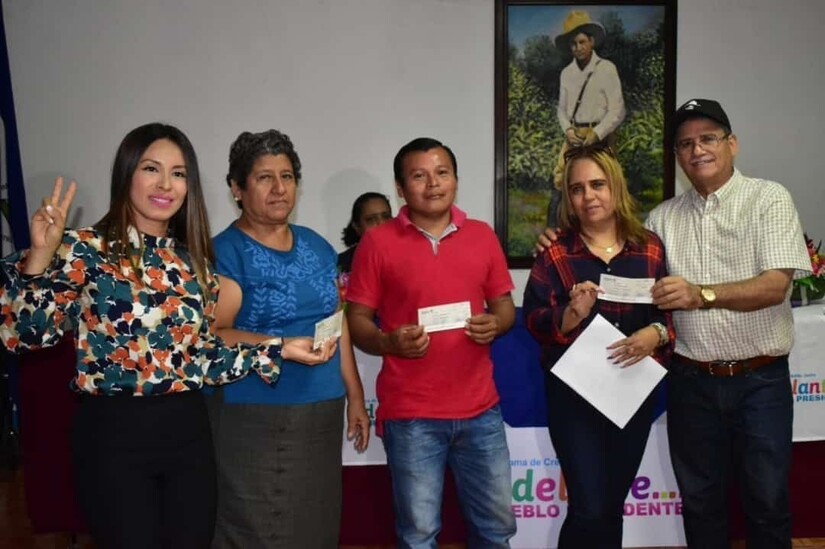 adelante