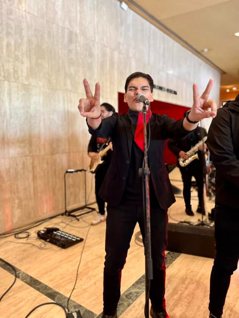 CANTANTES