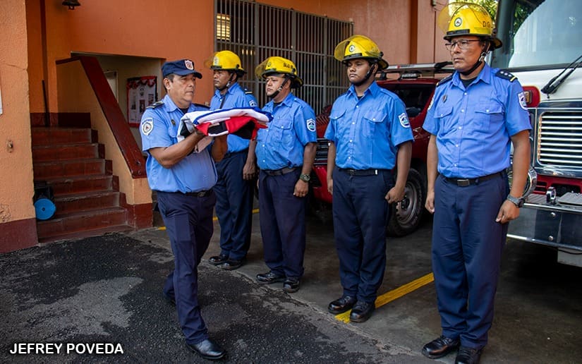 BOMBEROS