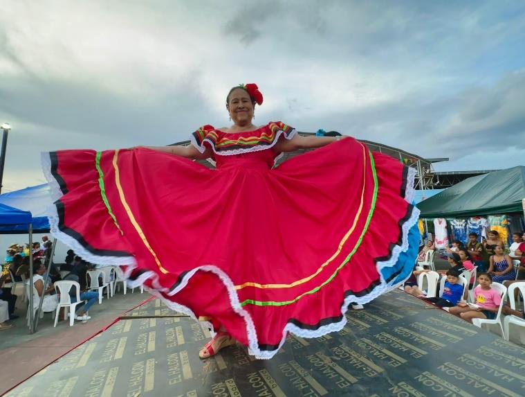 TRAJE