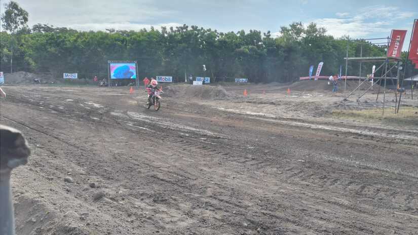 MOTO-(10)