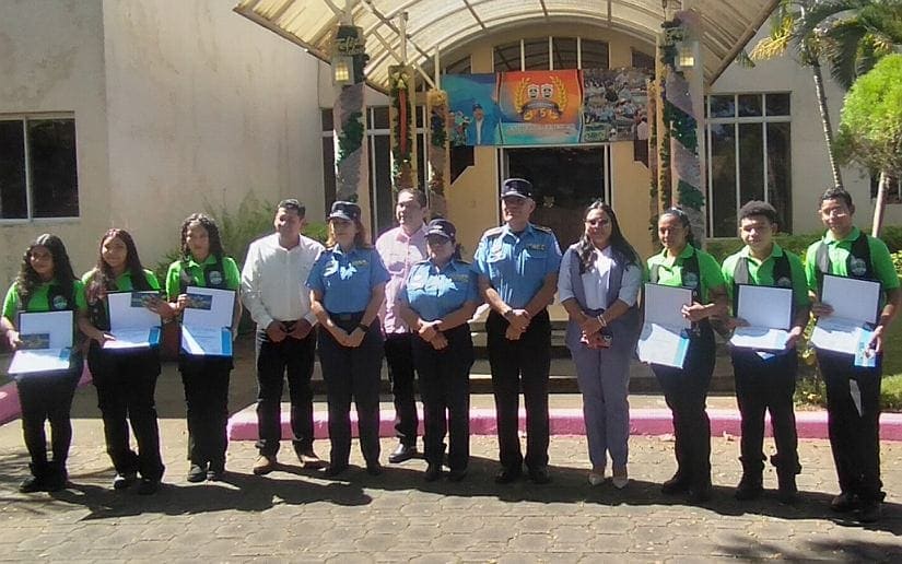 POLICIA-GRADUACION18