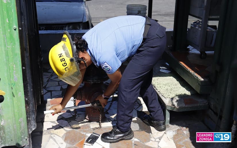 BOMBEROS