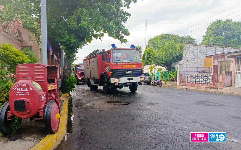 BOMBEROS
