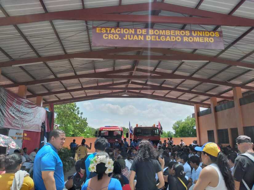 BOMBEROS
