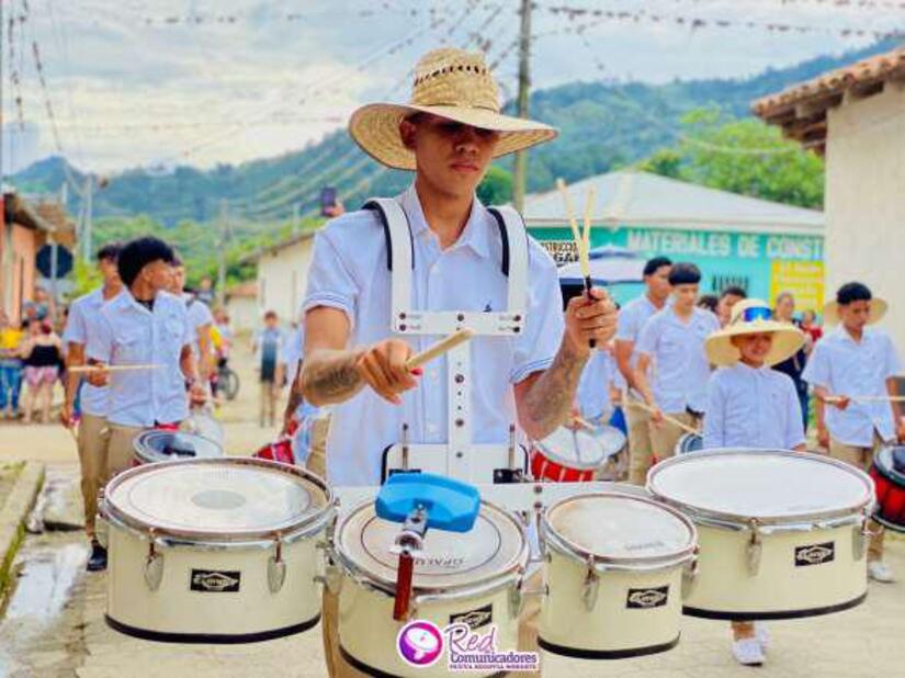 BANDAS9