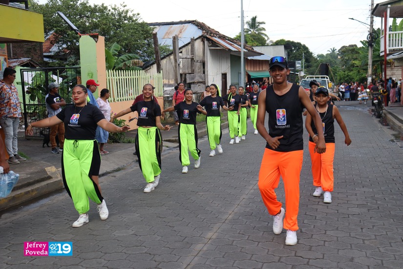 DESFILE-OTRA11