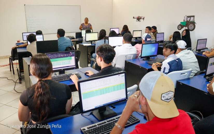 Centro-Universitario-Padre-Camilo-Torres-Restrepo-98