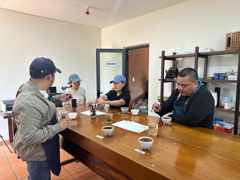 Intercambio-cafetalero-en-Vietnam-4