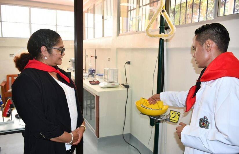 LABORATORIO4