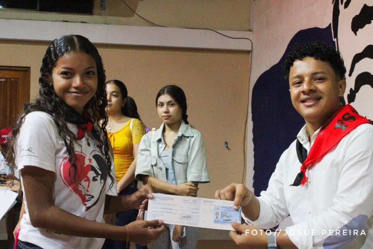 BECAS24