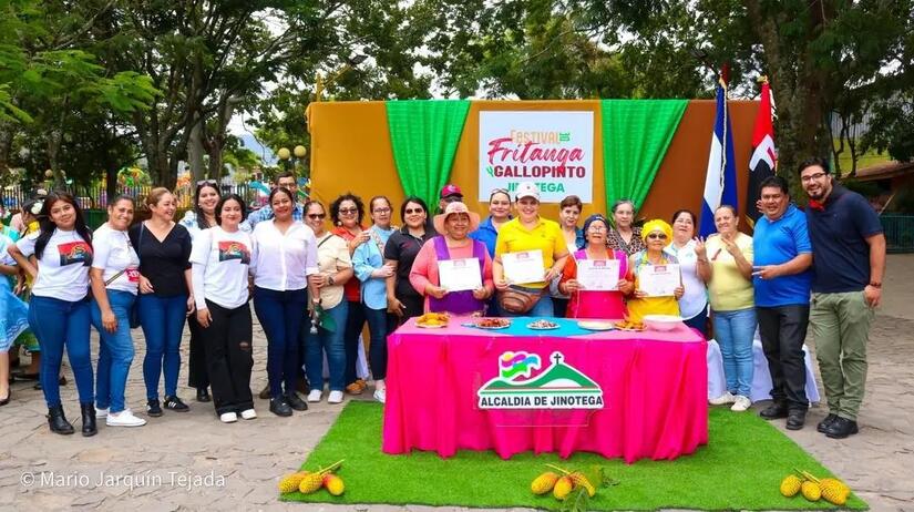 Fritanga-y-gallo-pinto-4