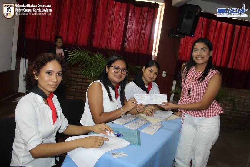 Becas-Universitarias-15