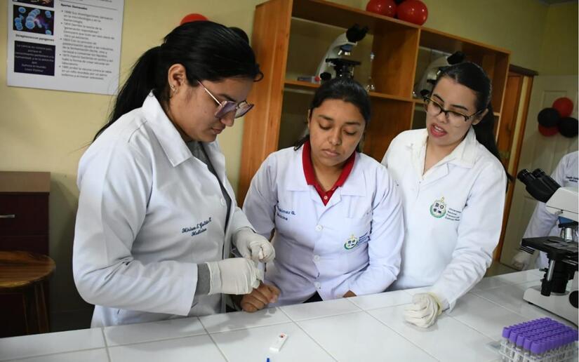 Universidad-Pueblo-Presidente--(10)