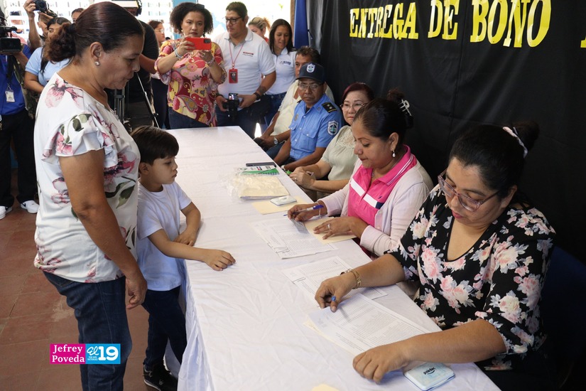 Bono--Presidencial-Escolar3