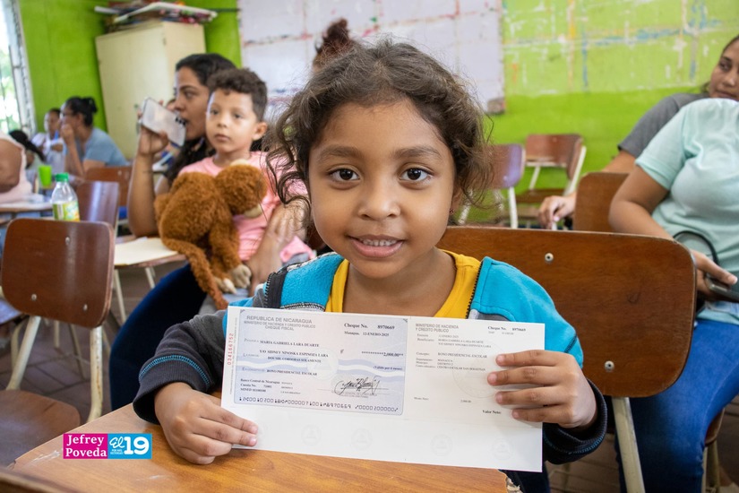 Bono--Presidencial-Escolar8