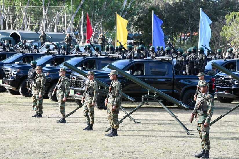 ENTREGA-DE-TACTICA-MILITAR11