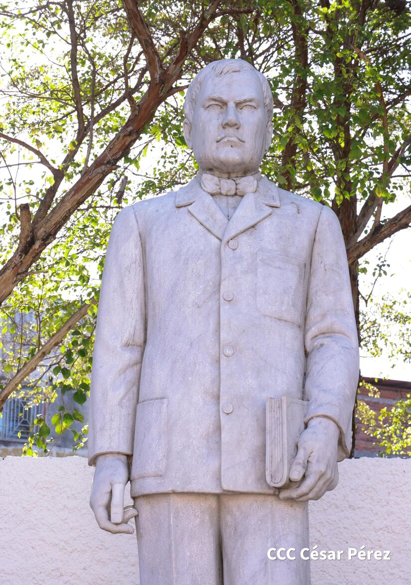 25-ASAMBLEA-NACIONAL-RINDE-HOMENAJE-A-RUBEN-DARIO-