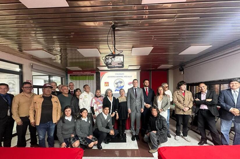 Conmemoran-a-Sandino-en-Mexico-1