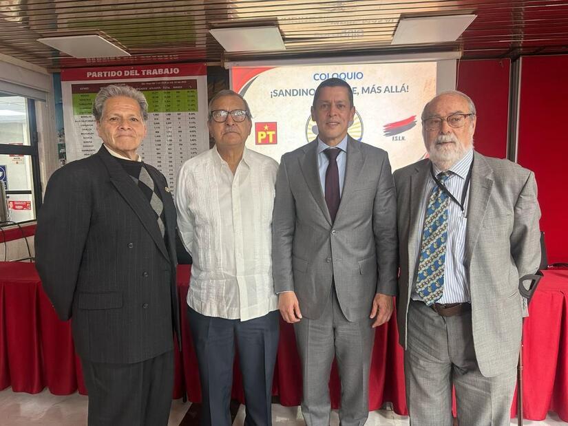 Conmemoran-a-Sandino-en-Mexico-13