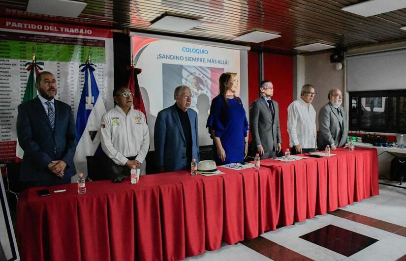 Conmemoran-a-Sandino-en-Mexico-5