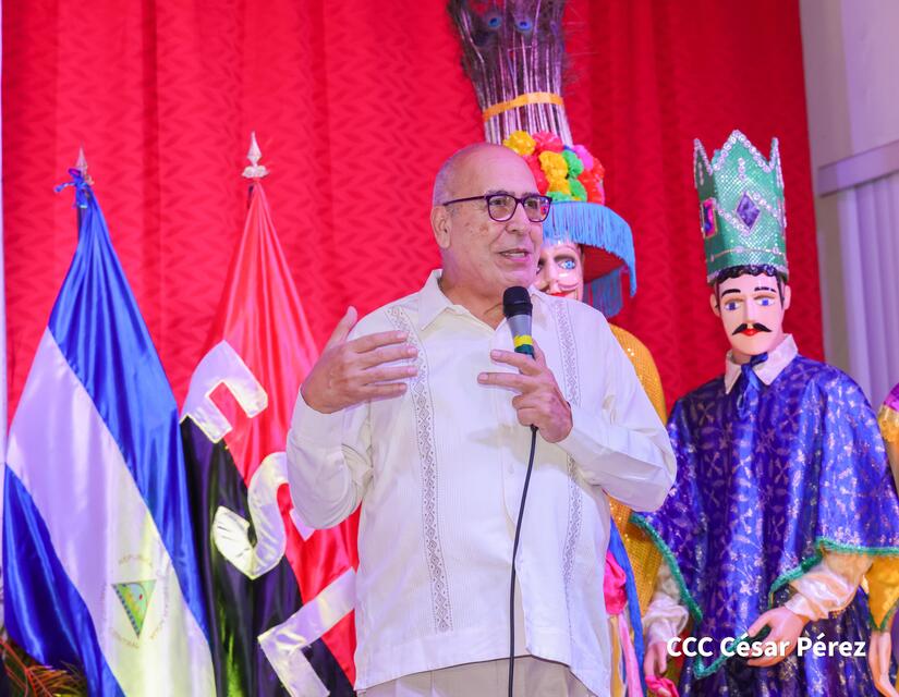 Festivales-de-Trajes-Originales-de-Nuestro-Folklore-16