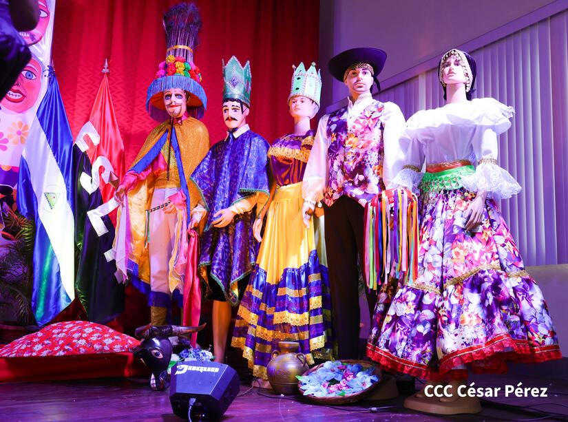 Festivales-de-Trajes-Originales-de-Nuestro-Folklore-28