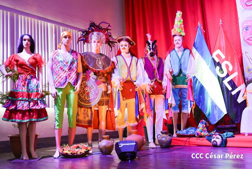 Festivales-de-Trajes-Originales-de-Nuestro-Folklore-29