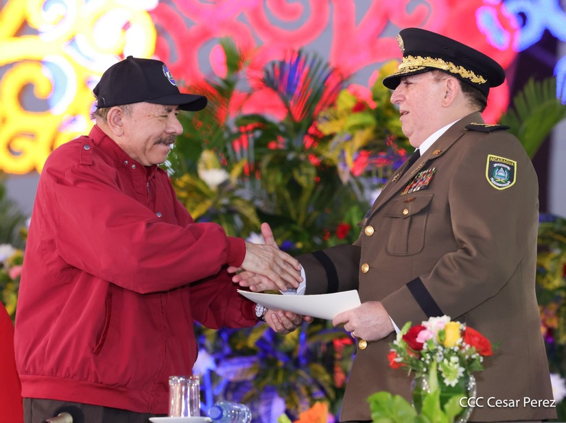 Juramentacion-al-Jefe-del-Ejercito-28