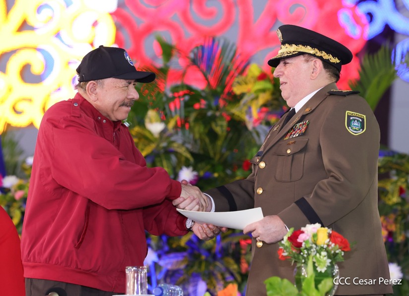 Juramentacion-al-Jefe-del-Ejercito-29