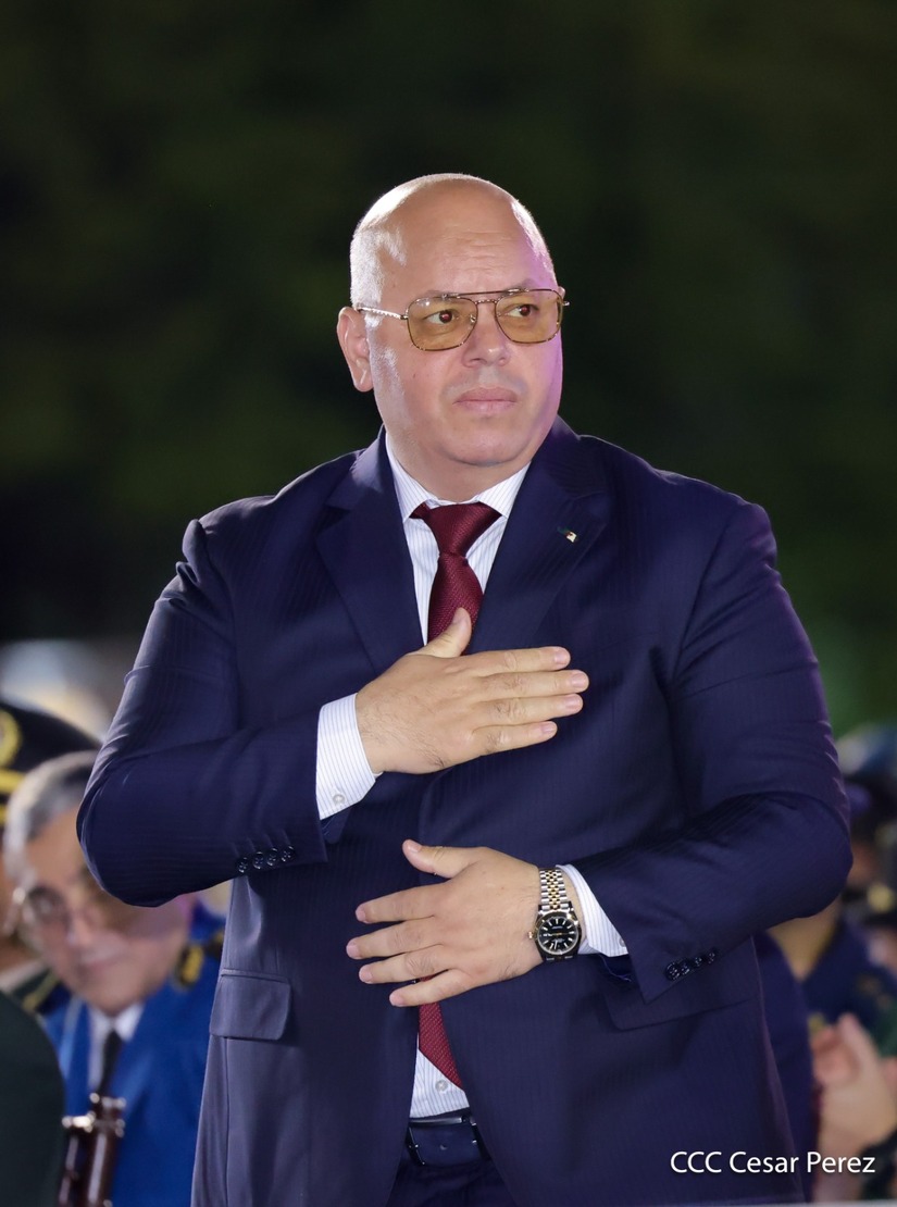 Juramentan-al-Jefe-del-Ejercito-19