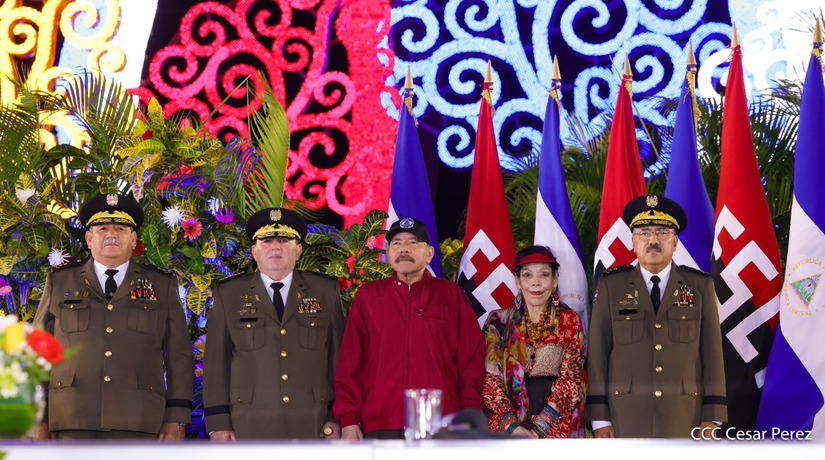 Juramentan-al-Jefe-del-Ejercito-32