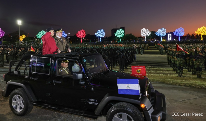 Juramentan-al-Jefe-del-Ejercito-39