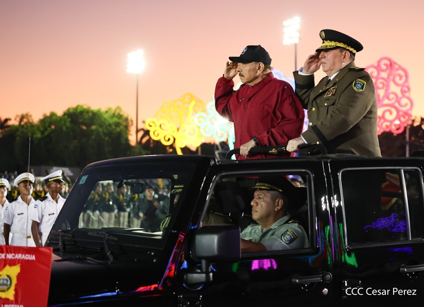 Juramentan-al-Jefe-del-Ejercito-4