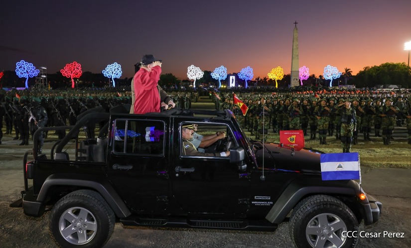 Juramentan-al-Jefe-del-Ejercito-40