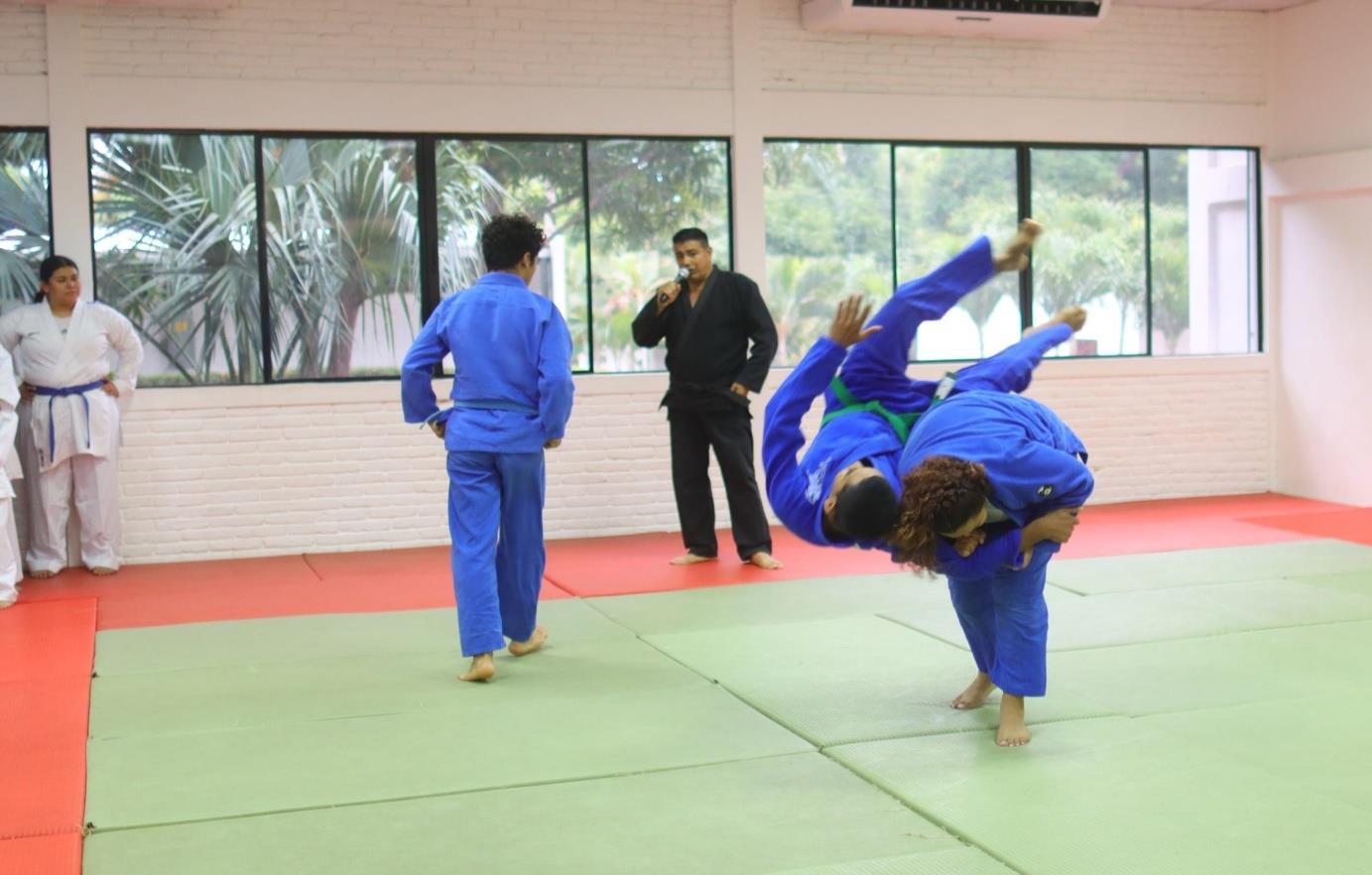 GIMNASIO4