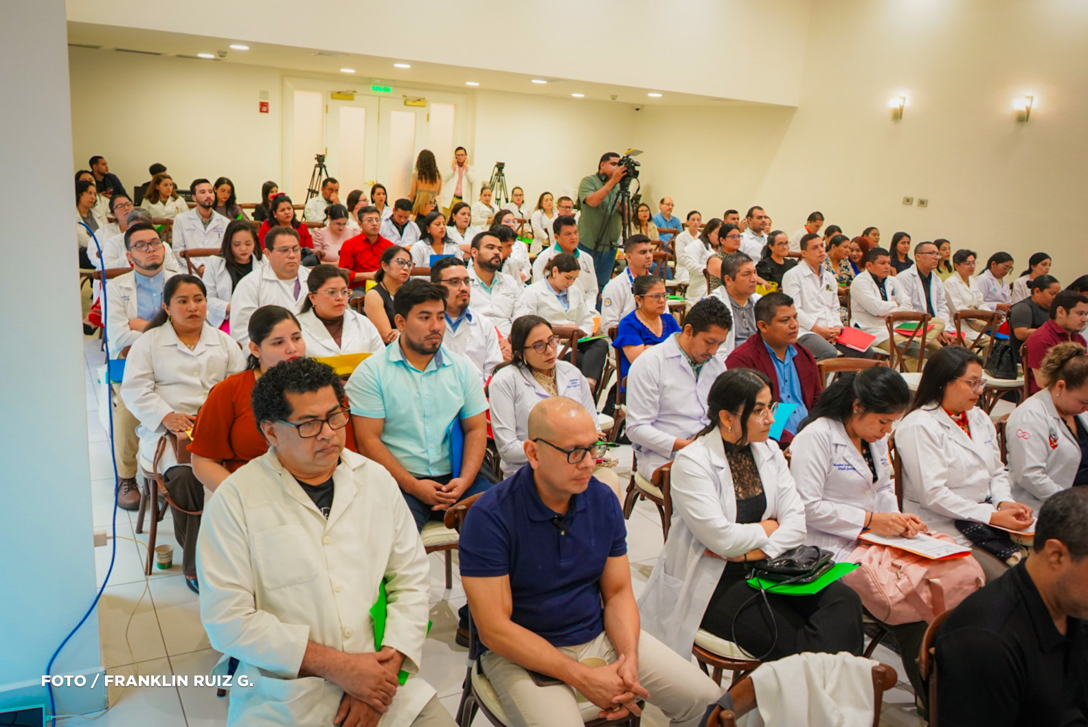 CONGRESO-16