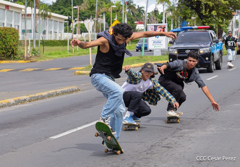 Skateboarding--(25)