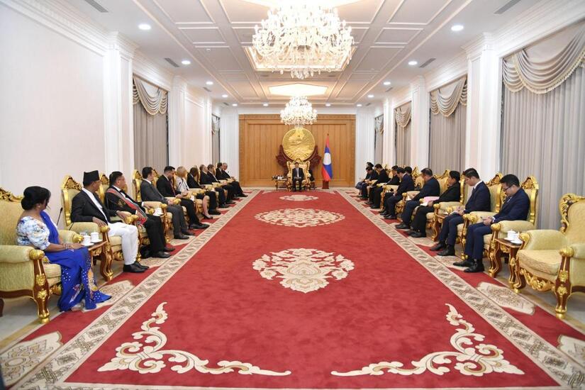 Embajador-Mario-Armengol-en-Laos-3