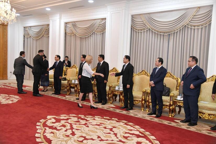 Embajador-Mario-Armengol-en-Laos-4