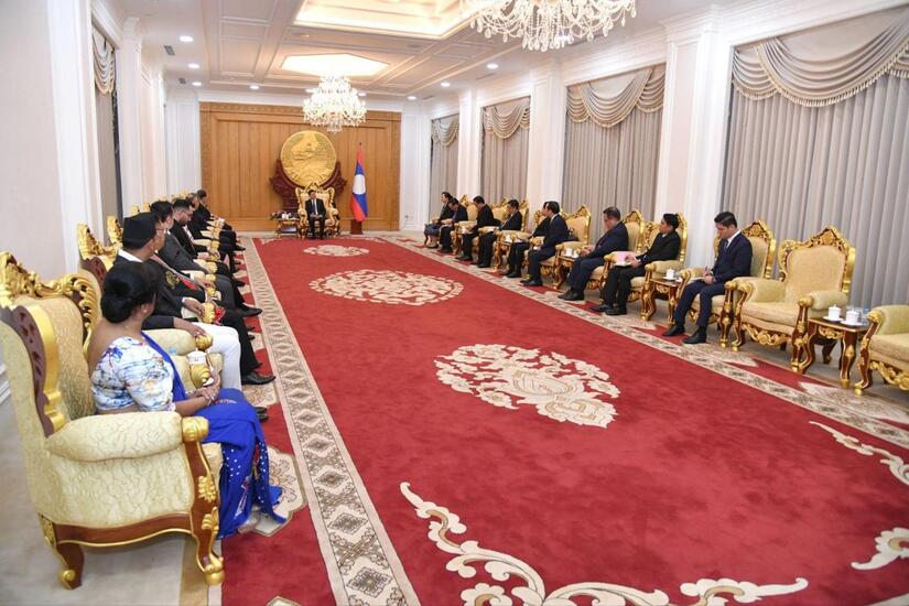 Embajador-Mario-Armengol-en-Laos-5