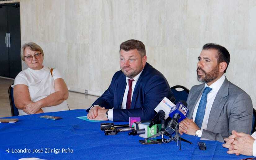 Visita-del-Embajador-de-Bielorrusia-al-TNRD-12