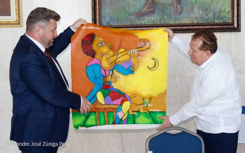 Visita-del-Embajador-de-Bielorrusia-al-TNRD-25