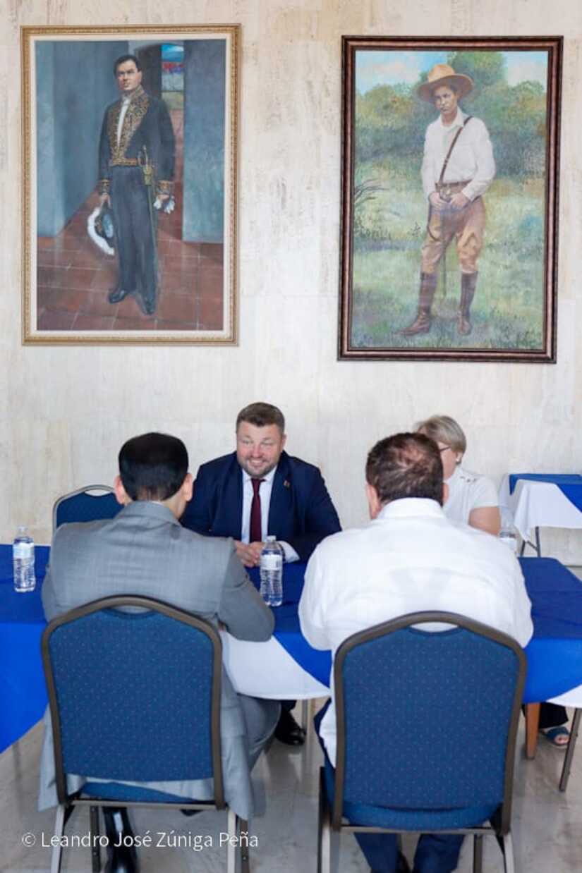 Visita-del-Embajador-de-Bielorrusia-al-TNRD-45