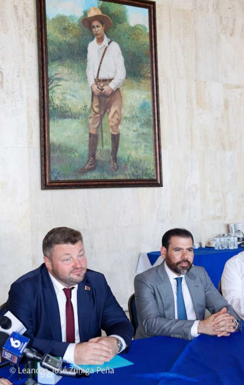 Visita-del-Embajador-de-Bielorrusia-al-TNRD-7